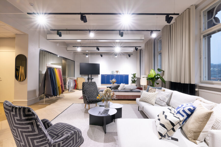 
																									O&O Showroom																								